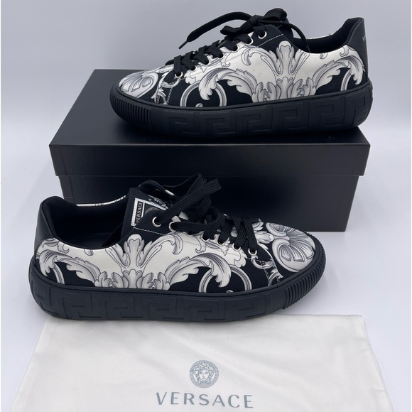 Versace baroque-pattern print sneakers - Picture 2 of 9